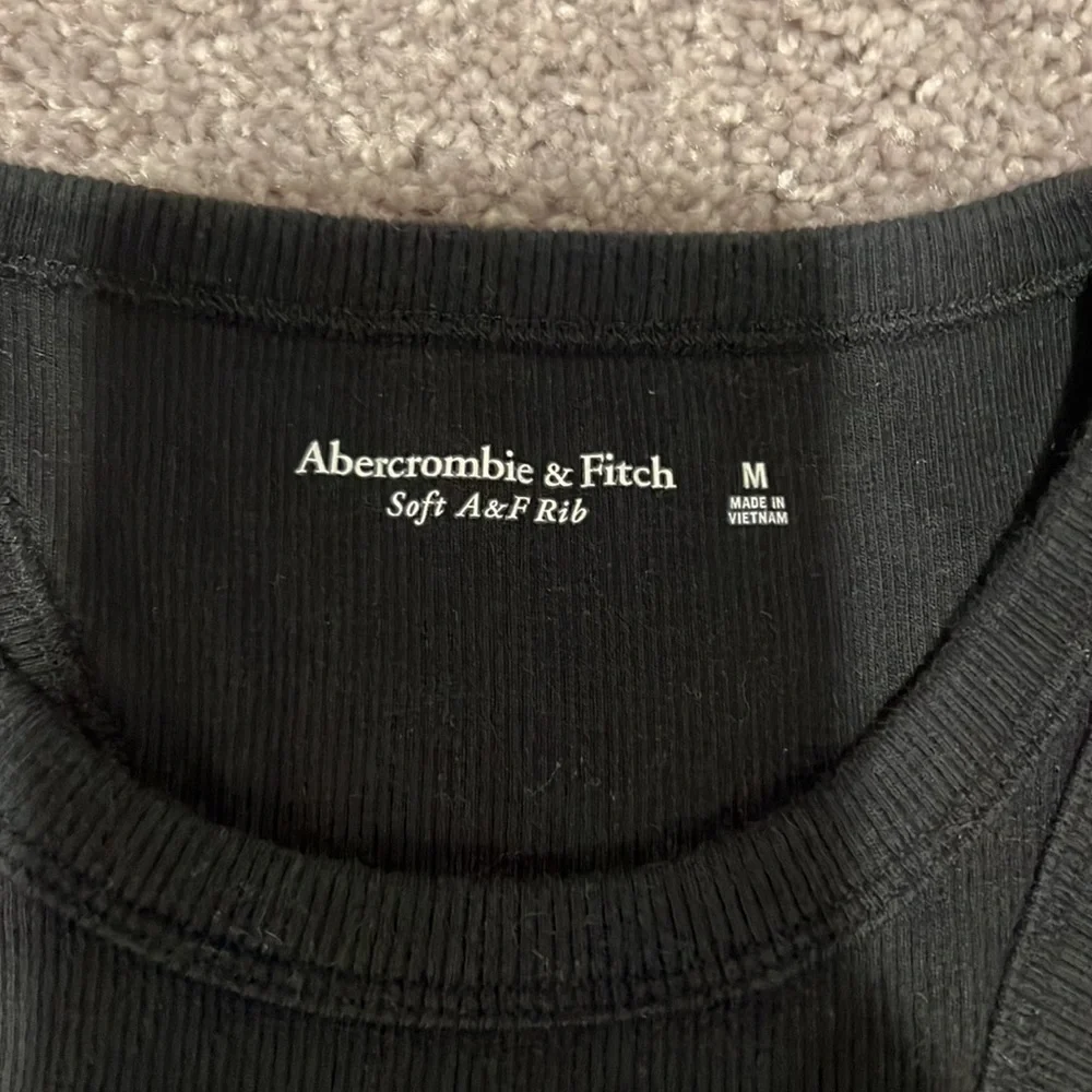 Abercrombie Tanks - Picture 2 of 3